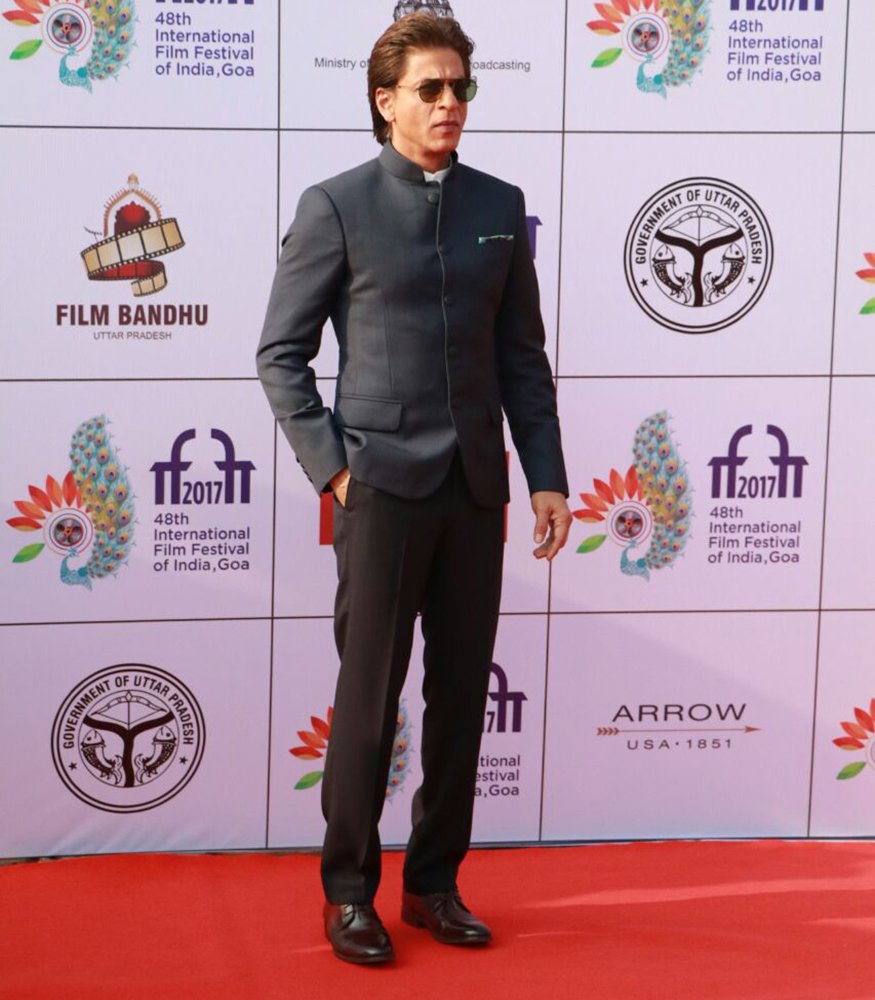 Bollywood actor Shah Rukh Khan looks handsome as he graces the IFFI 2017 red carpet. Shah Rukh Khan,actor Shah Rukh Khan,Shah Rukh Khan at IFFI 2017,SRK.at IFFI 2017,IFFI 2017,IFFI 2017 red carpet