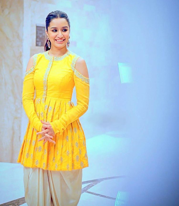 Padmini also lauded the effort, and interacted with the attendees in Marathi. Shraddha Kapoor,Shraddha Kapoor gets Youth Icon tag,actress Shraddha Kapoor,Youth Icon of NextGen,IFFI 2017,IFFI,Shraddha Kapoor at IFFI