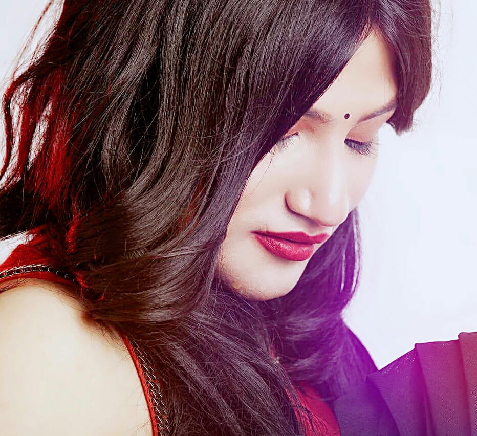 Being an actress by profession, Mahika has supported and showed gratitude to Sanjay Leela Bhansali for coming up with the excellent idea of directing a film upon queen Padmavati and educate the generation. Mahika Sharma,Padmavati,padmavati controversy,Padmavati row,Deepika Padukone