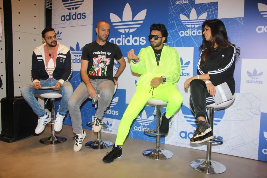 Bollywood actor Ranveer Singh wows in Neon Dress at Adidas Store Launch in Mumbai on November 21st, 2017. Ranveer Singh,actor Ranveer Singh,Ranveer Singh in Neon Dress,Ranveer Singh Neon Dress,Ranveer Singh at Adidas store launch,Adidas store launch,Adidas store launch pics,Adidas store launch images,Adidas store launch stills,Adidas store launch pictures,Adi