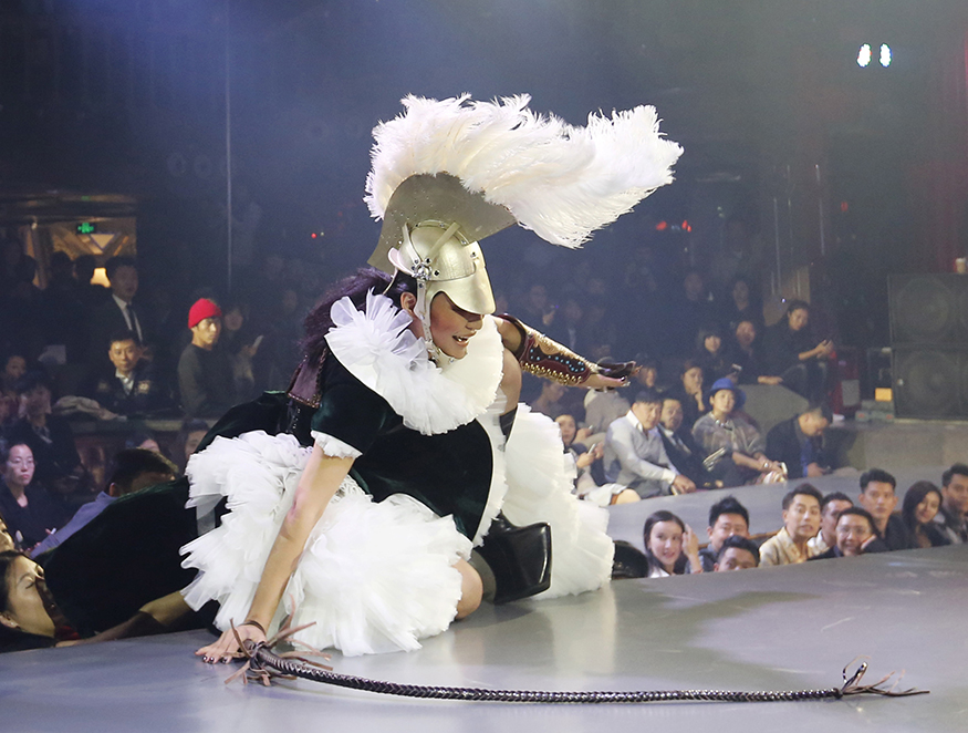 A model falls on stage as she presents a creation from Hu Sheguang and Huqiu Bridal City Collection at China Fashion Week S/S 2016 in Beijing. Fashion falls,Fashion show falls,Models Awkward slips,Models slips,models Falls on the Ramp,Ramp walk fails,model ramy walk,funny ramp walk,Fantastic Funny Falls