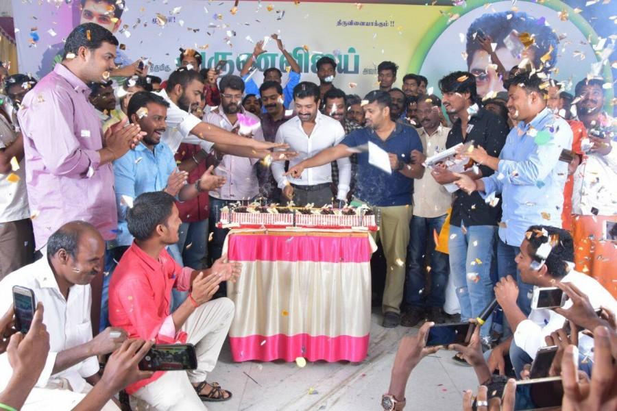 Arun Vijay birthday celebrations with his Fans. Arun Vijay,Arun Vijay birthday,Arun Vijay birthday celebration,Arun Vijay celebrates birthday,Arun Vijay celebrates birthday with fan,Arun Vijay fan