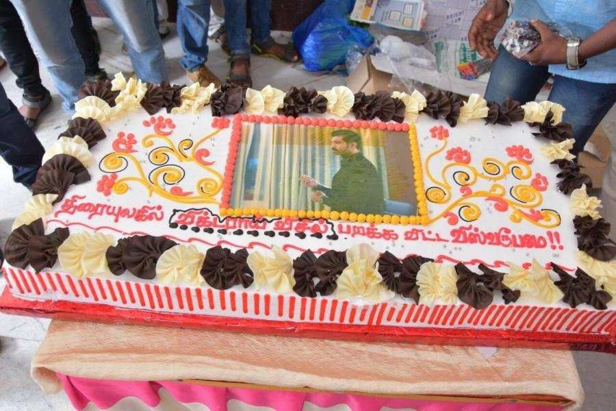 Snaps from Arun Vijay's birthday celebration with his fans. Arun Vijay,Arun Vijay birthday,Arun Vijay birthday celebration,Arun Vijay celebrates birthday,Arun Vijay celebrates birthday with fan,Arun Vijay fan