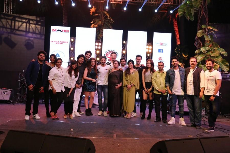 The concert was free for registered communities at large pan India and the rest of the world. The concert was broadcast on Facebook Live to be available for all in a bid to inspire change for the greater good now and for generations to come. Shah Rukh Khan,Farhan Akhtar's Lalkar Concert,Farhan Akhtar,Bill and Melinda Gates Foundation,director Feroz Abbas Khan
