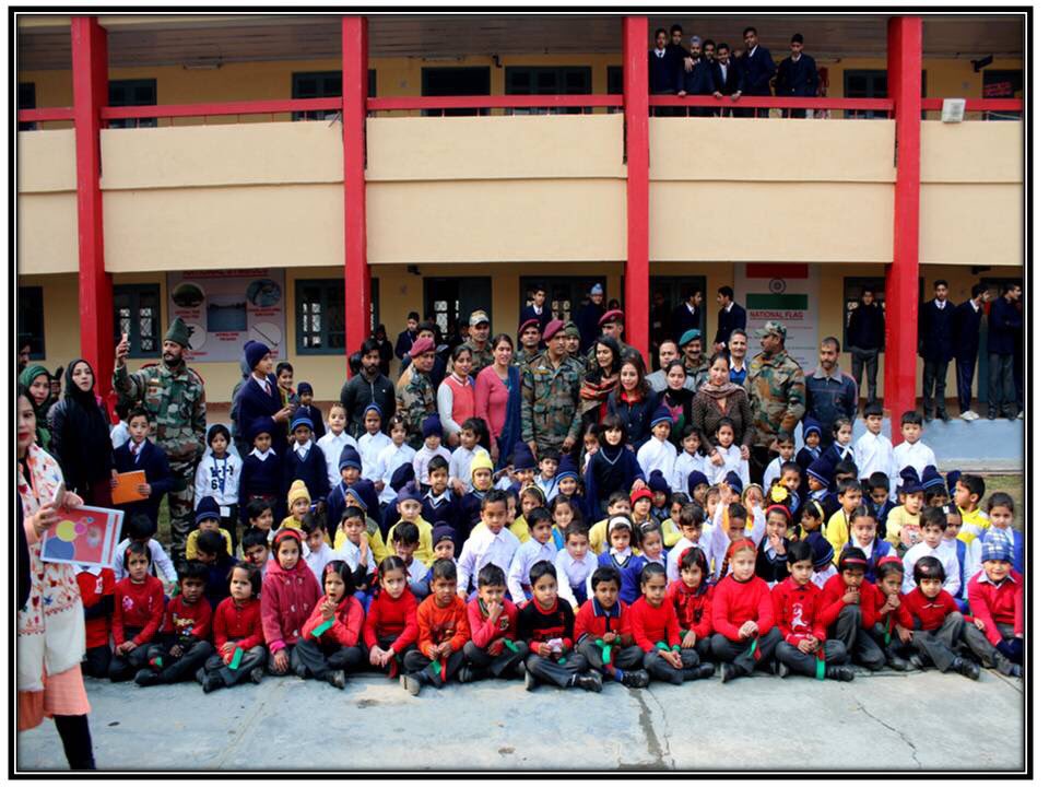 Mahendra Singh Dhoni pays surprise visit to school in Srinagar. Mahendra Singh Dhoni,MS Dhoni,Dhoni visits Army Public School,MS Dhoni visits Army Public School,Dhoni,Cool Dhoni