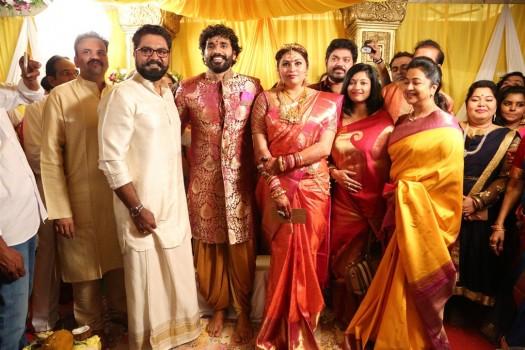 Gayathri Raguramm, Sarathkumar, Raadhika Sarathkumar, Shakthi at Namitha and Veerandra wedding.