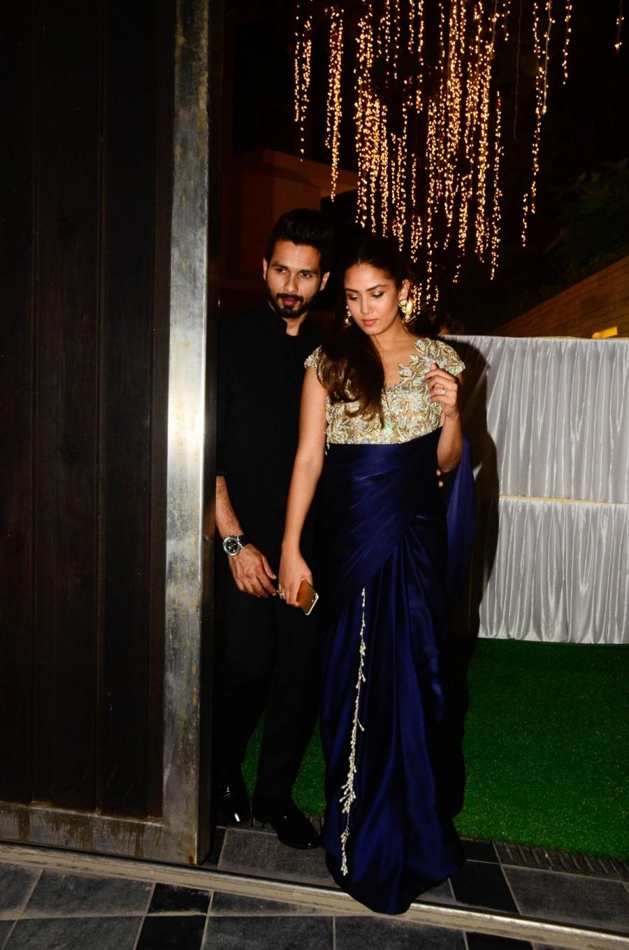 Shahid Kapoor and Mira Kapoor at Smriti Khanna and Gautam Gupta wedding reception. Smriti khanna,smriti khanna wedding,meri aashiqui tum se hi actress,smriti khanna wedding photos,smriti khanna Gautam Gupta wedding,radhika madan smriti khanna wedding,bollywood actors at Smriti Khanna Gautam Gupta wedding
