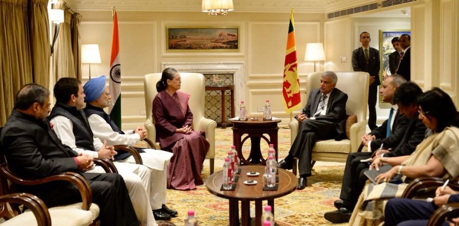 Congress President Sonia Gandhi and former Prime Minister Manmohan Singh on Thursday met Sri Lankan Prime Minister Ranil Wickremesinghe here. Sonia Gandhi,Rahul Gandhi,Manmohan Singh,Sri Lankan PM Ranil Wickremesinghe,Ranil Wickremesinghe