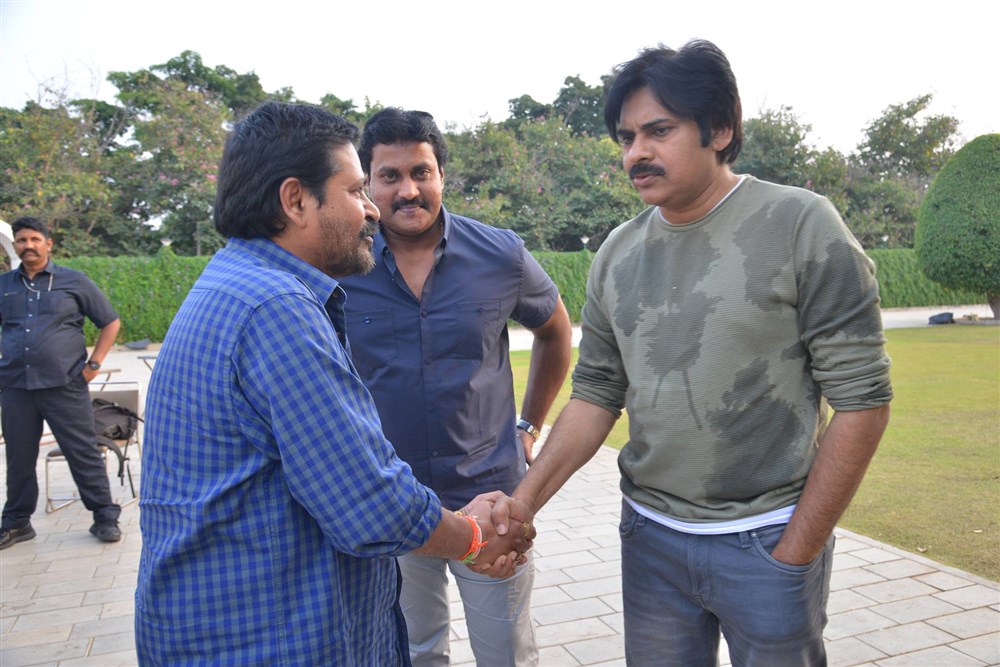 The teaser of comedian turned actor Sunil's next film '2 Countries' has been launched by Powerstar Pawan Kalyan. Sunil,Sunil 2 Countries Teaser,2 Countries Teaser,2 Countries,2 Countries Teaser launch,Pawan Kalyan,actor Pawan Kalyan,Pawan Kalyan launches 2 Countries Teaser