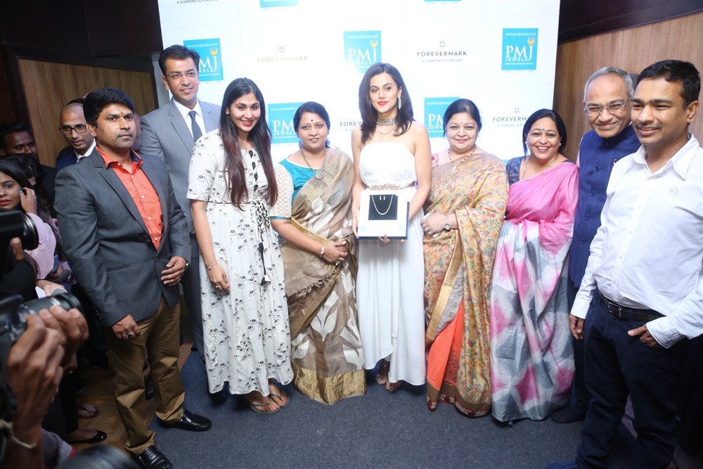 Actress Taapsee Pannu launches Forevermark diamond collection at PMJ Jewels. Taapsee Pannu,actress Taapsee Pannu,Forevermark diamond collection,Taapsee Pannu at Forevermark diamond collection,Taapsee Pannu hot pics,Taapsee Pannu hot images,Taapsee Pannu hot stills,Taapsee Pannu hot pictures