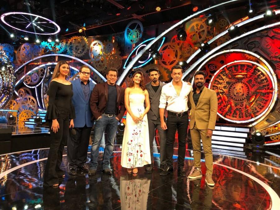 Salman introduces his eclectic team of Race 3, on Bigg Boss 11's Weekend ka Vaar, which is the most watched show during the weekend by the audience. He even shared a picture from the set of Big Boss on Twitter with the caption, “Race 3 team at the Bigg Boss House." The Weekend Ka Vaar of Big Boss 11 will definitely be quite a dramatic one this time. It is going to be quite a thrilling affair. This is the first time Salman is being a part of the blockbuster franchise, while Jacqueline was part of the previous Race as well. Salman had already started the shoot of the movie, while Jacqueline and the rest of the cast will be starting the shoot today. Race 3,Race 3 team Bigg Boss 11,Bigg Boss 11,Salman Khan,Jacqueline Fernandez,remo d'souza,Bobby Deol