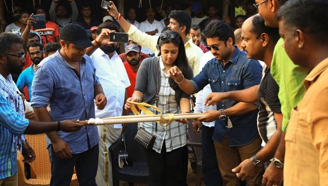 Kollywood couple Suriya and Jyothika launch Nivin Pauly's Kayamkulam Kochunni first look. Suriya and Jyothika,Suriya,Jyothika,Nivin Pauly,Kayamkulam Kochunni,Kayamkulam Kochunni first look,Kayamkulam Kochunni poster,amala paul kayamkulam kochunni',nivin pauly kayamkulam kochunni,Rosshan Andrrews