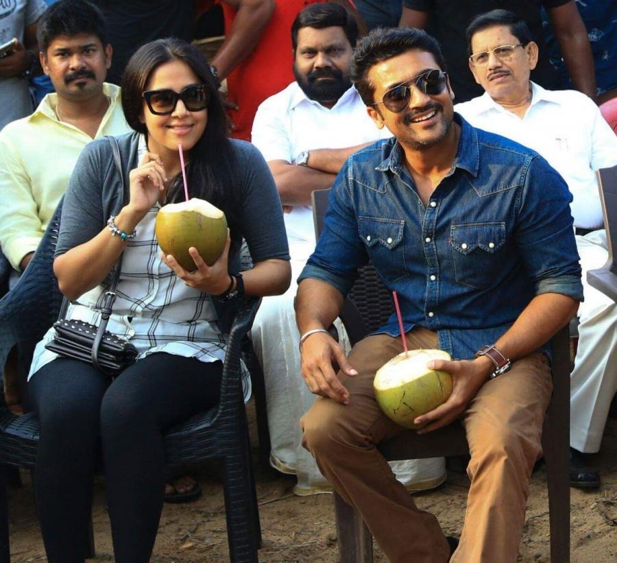 Suriya and Jyothika visits Kayamkulam Kochunni sets. Suriya and Jyothika,Suriya,Jyothika,Nivin Pauly,Kayamkulam Kochunni,Kayamkulam Kochunni first look,Kayamkulam Kochunni poster,amala paul kayamkulam kochunni',nivin pauly kayamkulam kochunni,Rosshan Andrrews