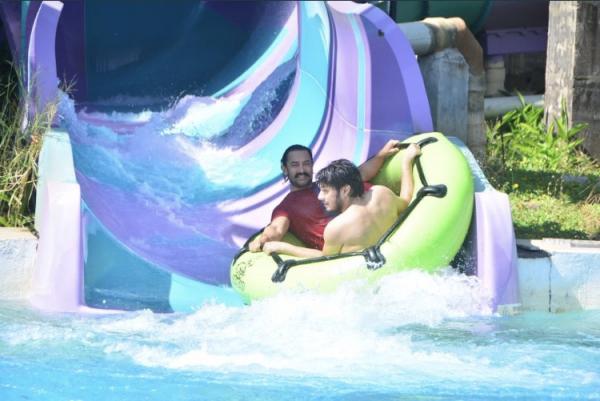 Aamir Khan at a Theme Park. Aamir Khan and Kiran Rao,Aamir Khan,Kiran Rao,Azad Rao Khan,Azad Rao Khan 6th birthday,Azad Rao Khan birthday,Azad Rao Khan birthday celebration,Azad Rao Khan birthday celebration pics,Azad Rao Khan birthday celebration images,Azad Rao Khan birthday celeb