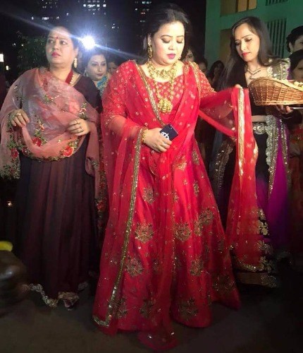 Bharti Singh Bangle ceremony pics. Bharti Singh and Harsh Limbachiyaa,Bharti Singh and Harsh Limbachiyaa wedding,Bharti Singh and Harsh Limbachiyaa marriage,Bharti Singh,Bharti Singh Bangle Ceremony