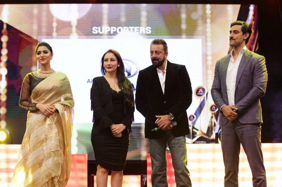 Sanjay Dutt & Maanayata had left for UAE to attend one of the most popular awards titled 'Asian Vision Awards' that takes place annually. The news is the actor bagged the title of the most popular Indian actor in the UAE. Sanjay Dutt,Maanayata,maanayata dutt,Sanjay Dutt & Maanayat,Asian Vision Awards,most popular Indian star