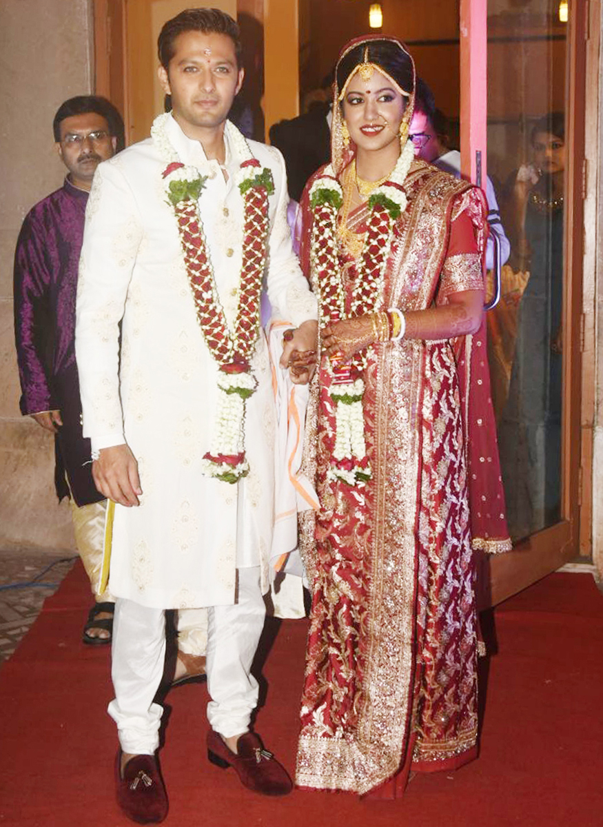 Bollywood actor Vatsal Seth married his girlfriend Ishita Dutta at Gauranga Hall, ISKCON in Mumbai on November 28, 2017. Ajay Devgn,Kajol,Ishita Dutta and Vatsal Sheth wedding,Ishita Dutta and Vatsal Sheth,Ishita Dutta and Vatsal Sheth wedding marriage,Ishita Dutta and Vatsal Sheth wedding pics,Ishita Dutta and Vatsal Sheth wedding images,Ishita Dutta and Vatsal Sheth weddi