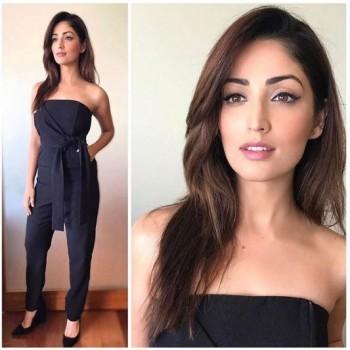 Black is the new cool: Yami is surely looking ravishing in this off-shoulder jumpsuit which is enhancing her well-toned shoulders. The on-point eyeliner and the wavy hair is perfec to go with.