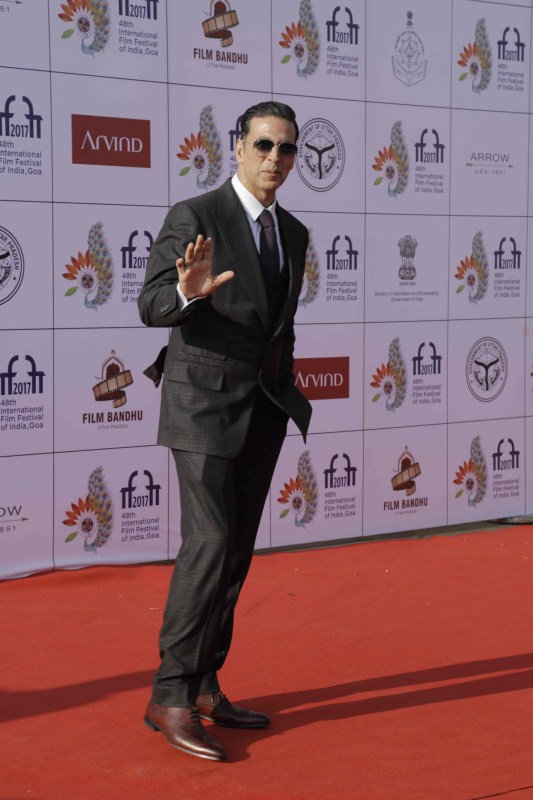 Akshay Kumar poses for the camera during IFFI 2017 closing ceremony. Akshay Kumar,Sidharth Malhotra,Sushant Singh,Karan Johar,IFFI closing ceremony,celebs at IFFI closing ceremony,IFFI closing ceremony pics,IFFI closing ceremony images,IFFI closing ceremony stills,IFFI closing ceremony pictures,IFFI closing ceremony photos
