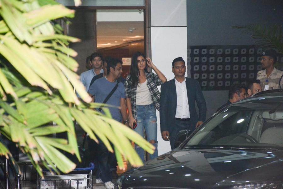 Tiger Zinda Hai pair Salman Khan and Katrina Kaif snapped as they return from Goa. IFFI 2017,Salman Khan and Katrina Kaif,Salman Khan,Katrina Kaif,Tiger Zinda Hai pair,Tiger Zinda Hai