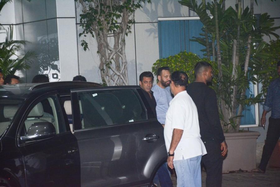 Bollywood actor Salman Khan and Katrina Kaif snapped as they return from Goa. IFFI 2017,Salman Khan and Katrina Kaif,Salman Khan,Katrina Kaif,Tiger Zinda Hai pair,Tiger Zinda Hai