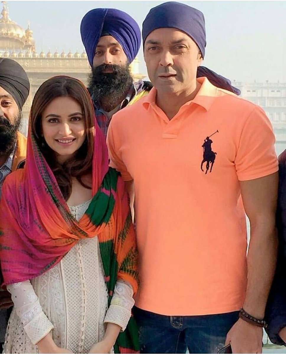 Actress Kriti Kharbanda visited the Golden Temple in Amritsar along with her "Yamla Pagla Deewana: Phir Se" co-star Bobby Deol. Kriti and Bobby were in Amritsar for shooting a song for the movie. "We met a bearded man who belongs to the warrior clan of the Sikhs. We got him to feature in the song. After the shoot, he blessed Bobby sir and me, gifted us a white 'saafa' and prayed for our future and good health," she said in a statement. Kriti was last seen on the silver screen with Rajkummar Rao in "Shaadi Mein Zaroor Aana". Kriti Kharbanda,actress Kriti Kharbanda,Kriti Kharbanda visits Golden Temple,Bobby Deol,Kriti Kharbanda and Bobby Deol,Yamla Pagla Deewana: Phir Se