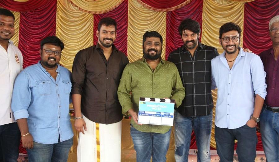 Producer KE Gnanavel Raja, Arya, RJ Balaji at GajiniKanth movie launch. Arya,Gnanavel Raja,RJ Balaji,GajiniKanth movie launch,GajiniKanth movie pooja,GajiniKanth,GajiniKanth movie pooja pics,GajiniKanth movie pooja images,GajiniKanth movie pooja stills,GajiniKanth movie pooja pictures,GajiniKanth movie pooja photos