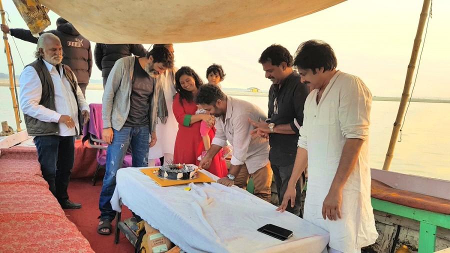Powerstar Pawan Kalyan and Agnathavasi team celebrates Choreographer Shobi Paulraj's birthday. Pawan Kalyan,Agnyaathavaasi,Agnathavasi,Shobi Paulraj,Shobi Paulraj birthday,Pawan Kalyan in Varanasi,Varanasi