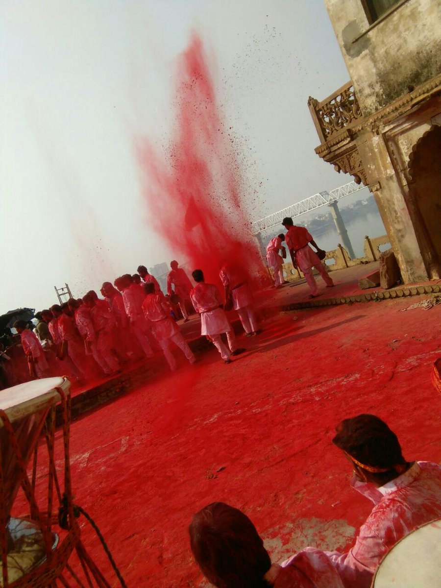Power Star Pawan Kalyan's Agnathavasi title song shoot in Varanasi. Power Star Pawan Kalyan,Agnathavasi,Agnathavasi song,Agnathavasi opening song,Agnathavasi songs,Pawan Kalyan shoots Agnathavasi song