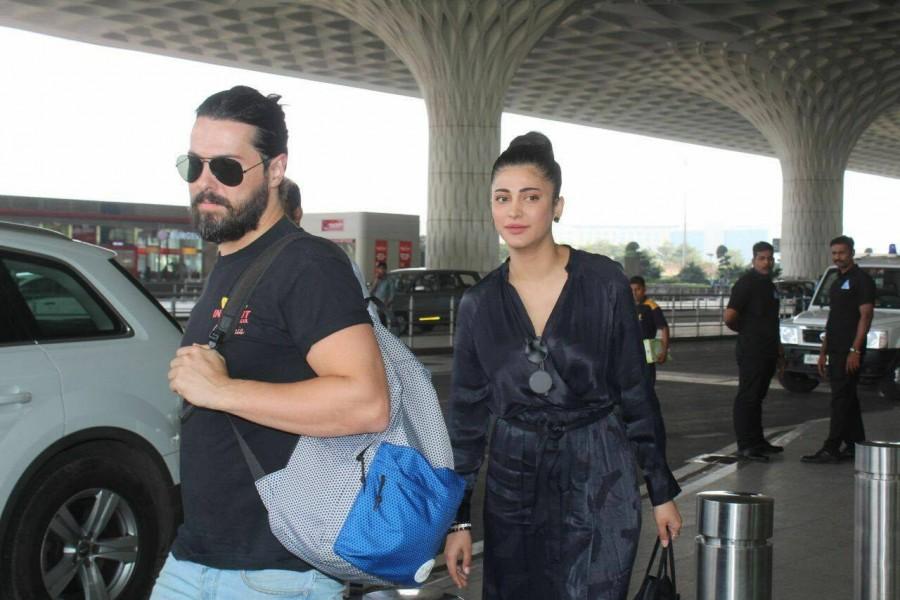 Shruti Haasan spotted with rumoured British boyfriend Michael Corsale. Shruti Haasan,actress Shruti Haasan,Shruti Haasan and Michael Corsale,Michael Corsale,Shruti Haasan with Michael Corsale,Shruti Haasan boyfriend Michael Corsale,Shruti Haasan lover Michael Corsale,Shruti Haasan lover