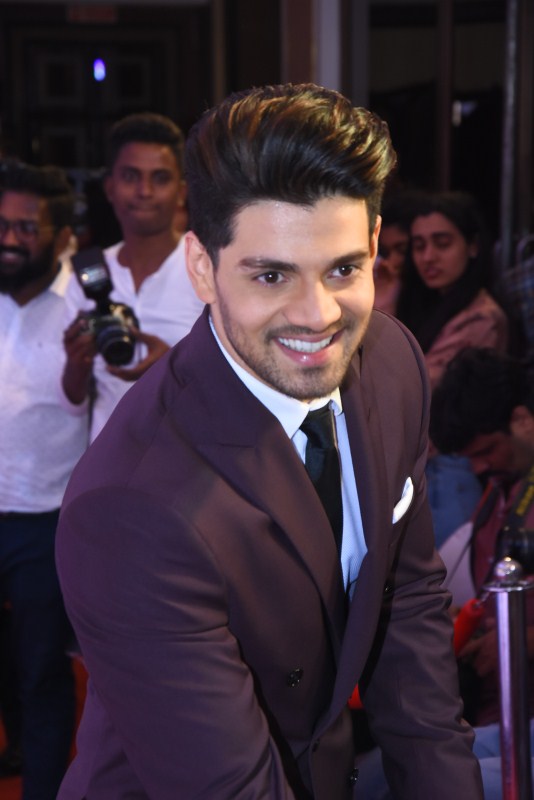 Sooraj Pancholi poses for the cameras at the Red carpet at the Reliance Digital and Filmfare Glamour and Style Awards 2017 held in Mumbai on December 01, 2017. Hrithik Roshan,Shahid Kapoor,Varun Dhawan,Jackie Shroff,Filmfare Glamour & Style Awards 2017,Filmfare Glamour & Style Awards
