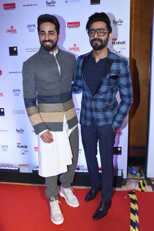 Ayushmann Khurrana and Aparshakti Khurana poses for the cameras at the Red carpet at the Reliance Digital and Filmfare Glamour and Style Awards 2017 held in Mumbai on December 01, 2017. Harshvardhan Kapoor,Sonam Kapoor,Karan Johar,Sonakshi Sinha,Huma Qureshi,Filmfare Glamour & Style Awards 2017,Filmfare Glamour & Style Awards,celebs at Filmfare Glamour & Style Awards 2017