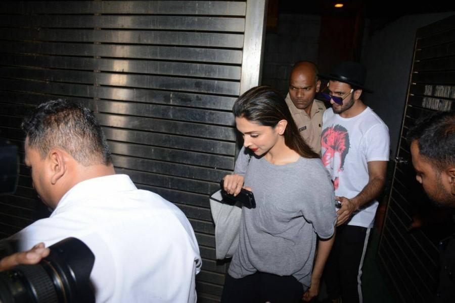 Lovebirds Ranveer Singh and Deepika Padukone spotted outside Zoya Akhtar's house. Ranveer Singh and Deepika Padukone,Ranveer Singh,Deepika Padukone,Ranveer Singh with Deepika Padukone,Zoya Akhtar