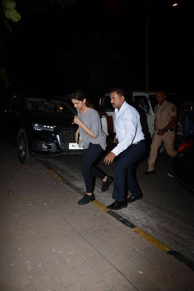 Bollywood actress Deepika Padukone spotted outside Zoya Akhtar's house Ranveer Singh and Deepika Padukone,Ranveer Singh,Deepika Padukone,Ranveer Singh with Deepika Padukone,Zoya Akhtar