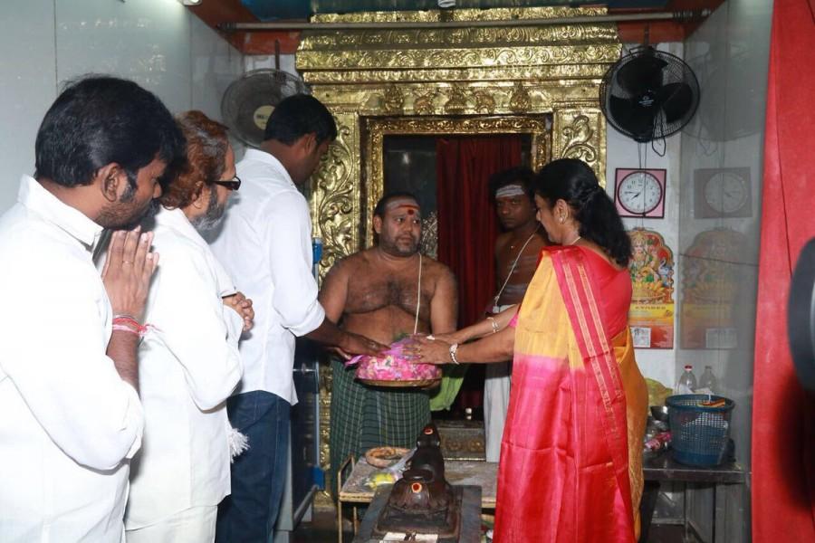 The ruling AIADMK and the DMK have already announced E. Madhusudhanan and N. Marudhu Ganesh, respectively, as their candidates for the R.K. Nagar seat. Vishal,actor Vishal,vishal krishna,Vishal RK Nagar,R.K. Nagar assembly,R.K. Nagar,Vishal enters politicals