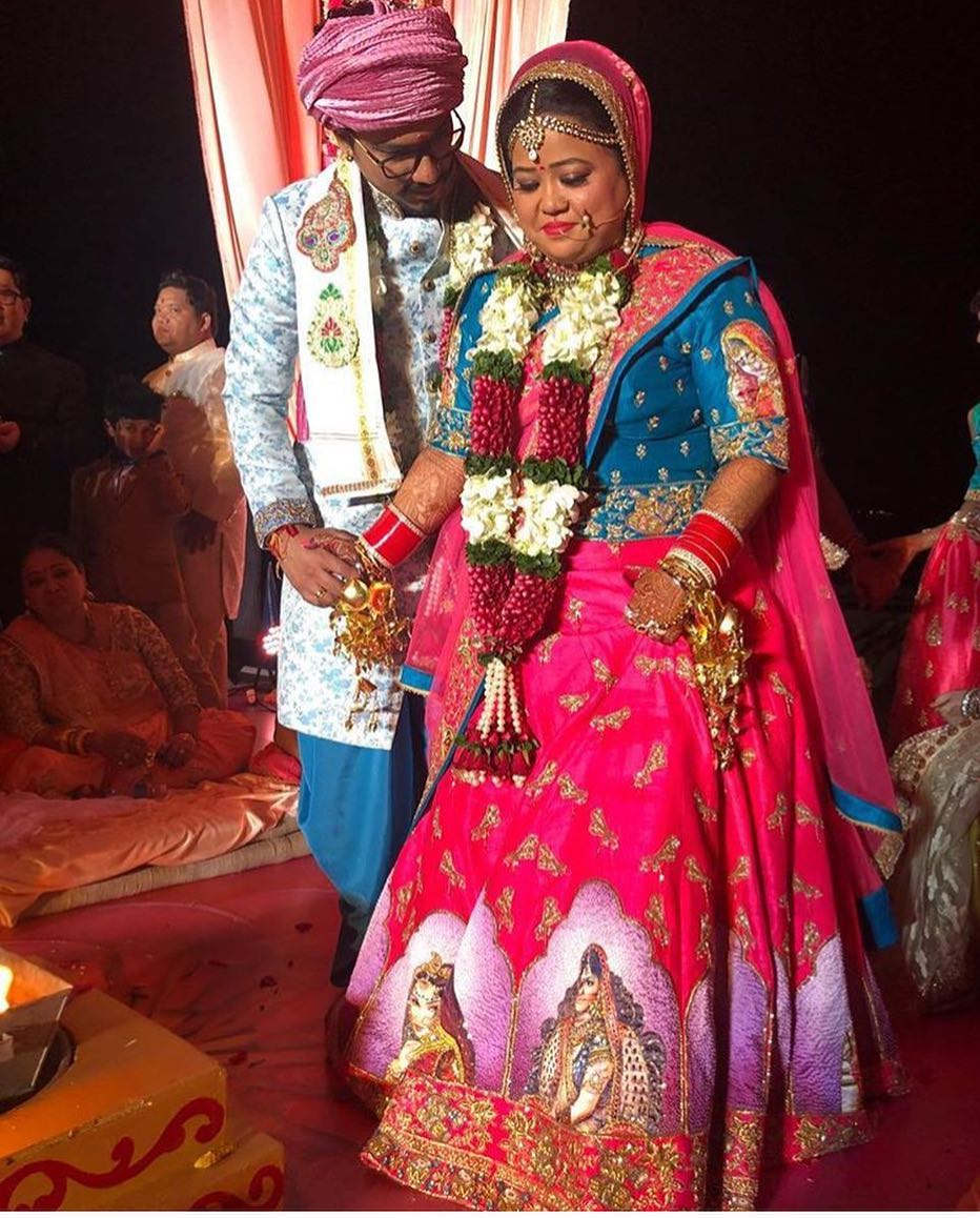 Bharti Singh-Haarsh Limbachiyaa wedding pictures. Bharti singh,Bharti Singh wedding,Bharti Singh wedding inside photos,Bharti Singh wedding inside videos,Bharti Singh marriage photos videos,Bharti Singh husband,Bharti Singh harsh limbachiyaa,bharti singh harsh limbachiyaa wedding photos