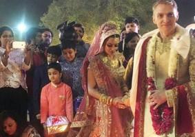 Aashka Goradia,aashka goradia brent goble gujarati wedding,aashka goradia wedding video,aashka goradia wedding inside photos,aashka goradia wedding inside videos,naagin 2 actress aashka goradia marriage photos,aashka goradia brent Goble