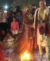 Aashka Goradia,aashka goradia brent goble gujarati wedding,aashka goradia wedding video,aashka goradia wedding inside photos,aashka goradia wedding inside videos,naagin 2 actress aashka goradia marriage photos,aashka goradia brent Goble