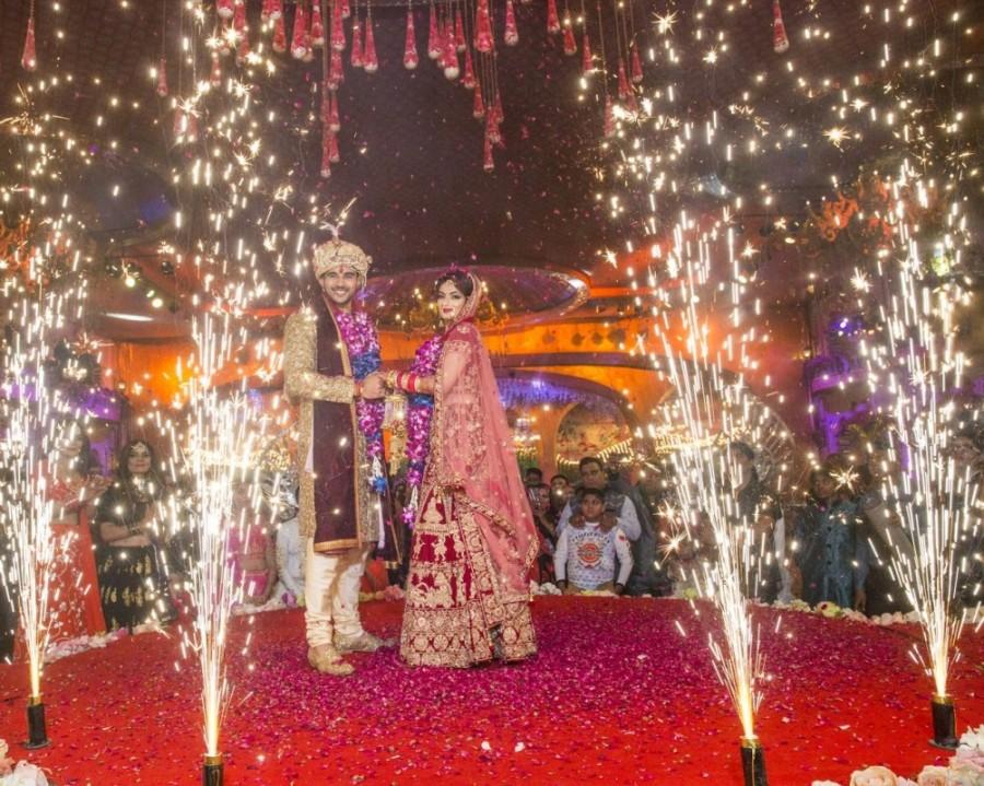 Abhishek and Akanksha after the jai maala ceremony. Abhishek Bajaj and Akanksha Jindal,Abhishek Bajaj,Akanksha Jindal,Abhishek Bajaj's wedding pictures,Abhishek Bajaj wedding pics,Abhishek Bajaj wedding images,Abhishek Bajaj wedding stills,Abhishek Bajaj wedding pictures,Abhishek Bajaj wedding photos