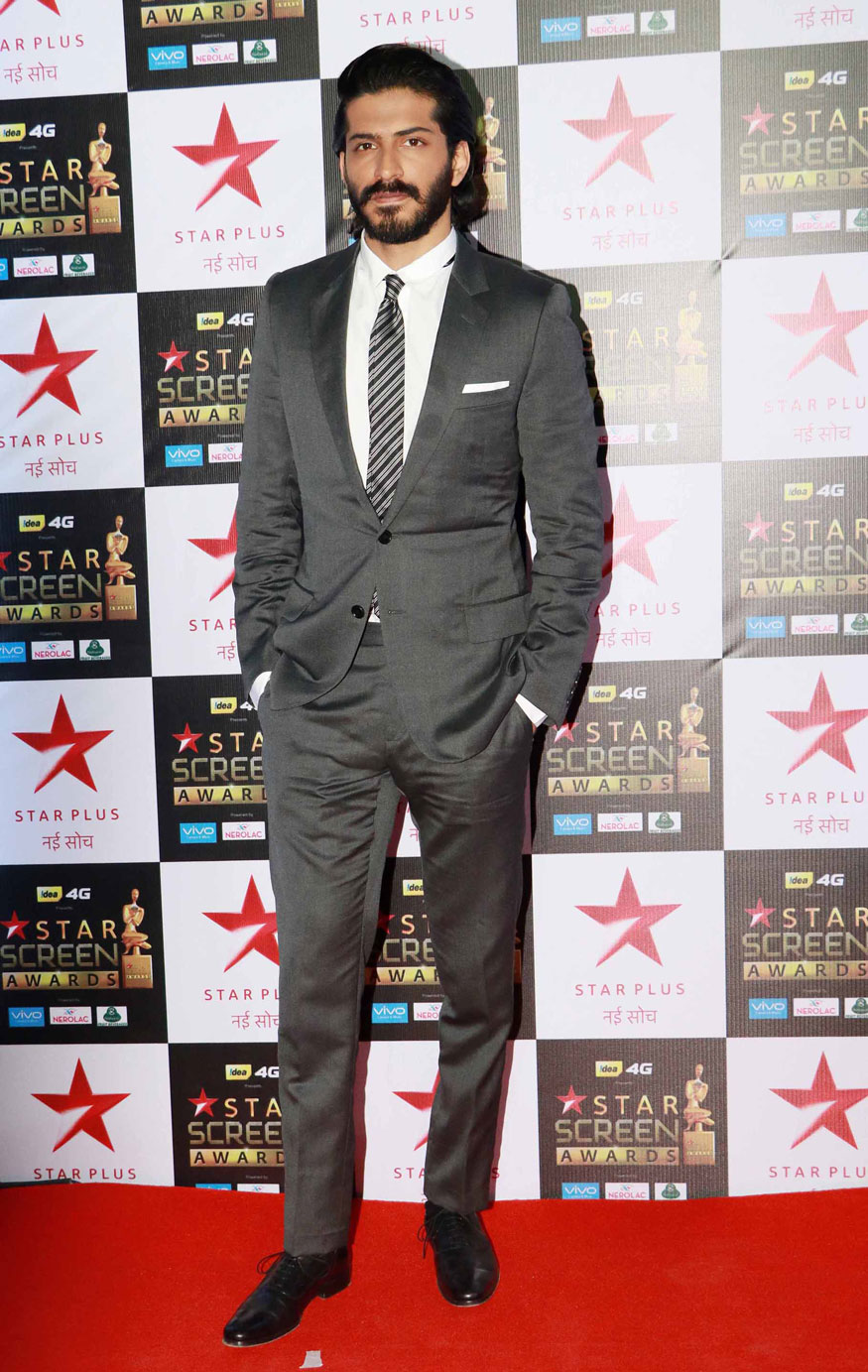 Harshvardhan Kapoor poses for the photographers during the Star Screen Awards at Bandra Kurla Complex in Mumbai. Salman Khan,Irrfan Khan,Arjun Rampal,Tiger Shroff,Varun Dhawan,Harshvardhan Kapoor,Star Screen Awards 2017,Star Screen Awards,Celebs at Star Screen Awards 2017,Star Screen Awards pics,Star Screen Awards images,Star Screen Awards stills,Star Screen Awards