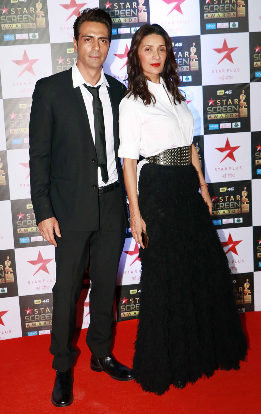 Arjun Rampal with his wife Mehr Jesia spotted at Star Screen Awards 2017. Salman Khan,Irrfan Khan,Arjun Rampal,Tiger Shroff,Varun Dhawan,Harshvardhan Kapoor,Star Screen Awards 2017,Star Screen Awards,Celebs at Star Screen Awards 2017,Star Screen Awards pics,Star Screen Awards images,Star Screen Awards stills,Star Screen Awards