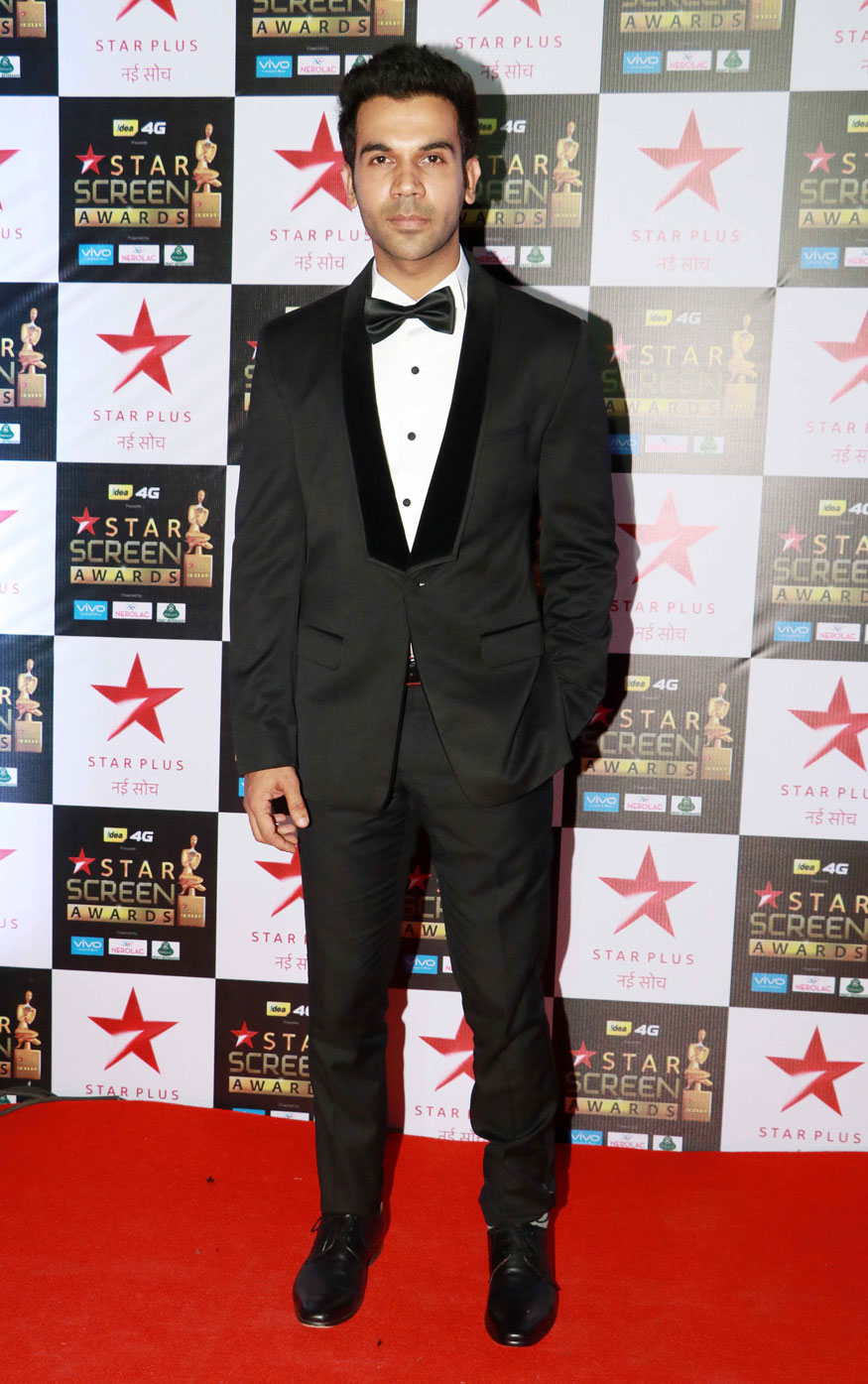 Rajkummar Rao poses for the cameras at the Star Screen Awards at Bandra Kurla Complex in Mumbai. Ileana D'Cruz,Neetu Chandra,Neha Dhupia,Taapsee Pannu,Vidya Balan,Rajkummar Rao,Divya Khosla Kumar,Star Screen Awards 2017,Star Screen Awards,Celebs at Star Screen Awards,Star Screen Awards pics,Star Screen Awards images,Star Screen Awards stills,Sta