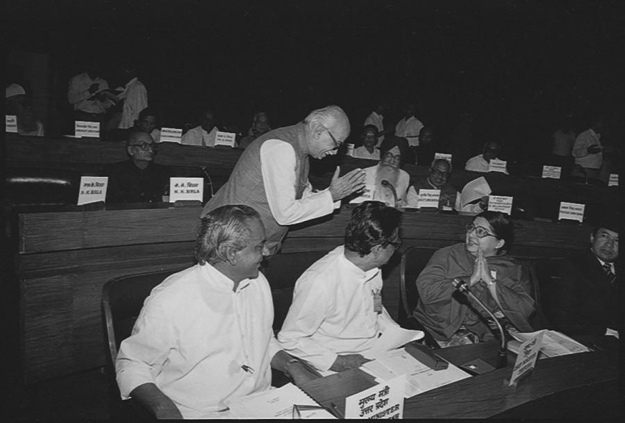 Jayalalithaa with BJP Leader LK Advani the at National Integration Council Meeting in New Delhi on 2 November 1991. Jayalalithaa,Jayalalitha,Jayalalithaa 1st Death Anniversary,Jayalalithaa Death Anniversary,Jayalalithaa rare pics,Jayalalithaa rare images,Jayalalithaa rare stills,Jayalalithaa rare pictures,Jayalalithaa rare photos,Jayalalithaa unseen pics,Jayalalithaa u