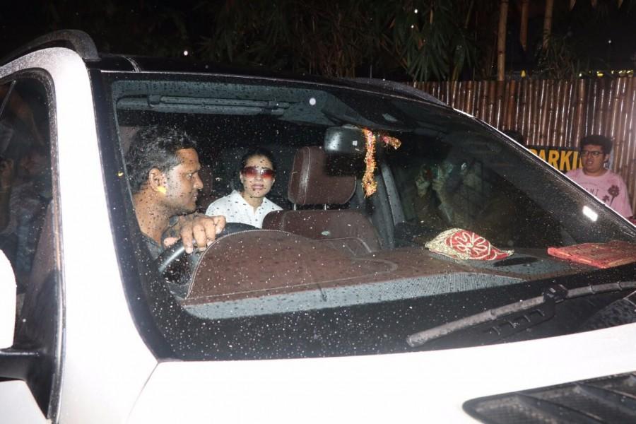Amitabh Bachchan, Abhishek Bachchan and Aishwarya Rai visits Shashi Kapoor's house. Amitabh Bachchan,Abhishek Bachchan,Aishwarya Rai,Shashi Kapoor,actor Shashi Kapoor,Shashi Kapoor dead,shashi kapoor passed away,Shashi Kapoor died,shashi kapoor demise,Shashi Kapoor death