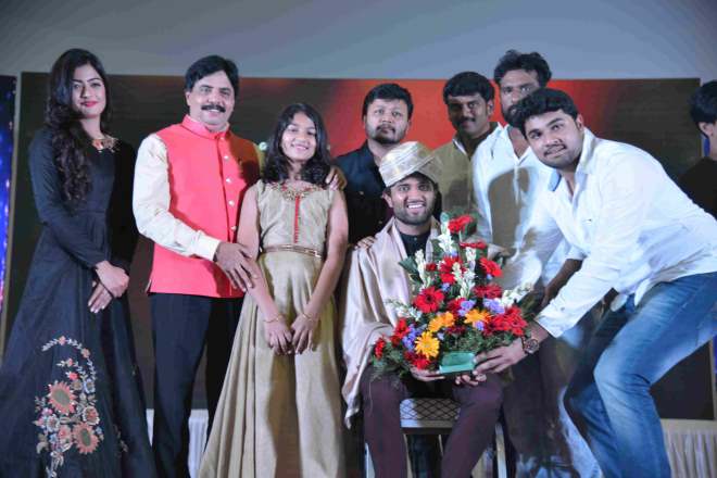 Celebs like Vijay Deverakonda, Ganesh, Simple Suni, Rashmika Mandanna spotted at Chamak audio launch. Ganesh,Simple Suni,Rashmika Mandanna,Vijay Deverakonda,Chamak audio launch,Chamak music launch,Chamak audio launch pics,Chamak audio launch images,Chamak audio launch stills,Chamak audio launch pictures,Chamak audio launch photos
