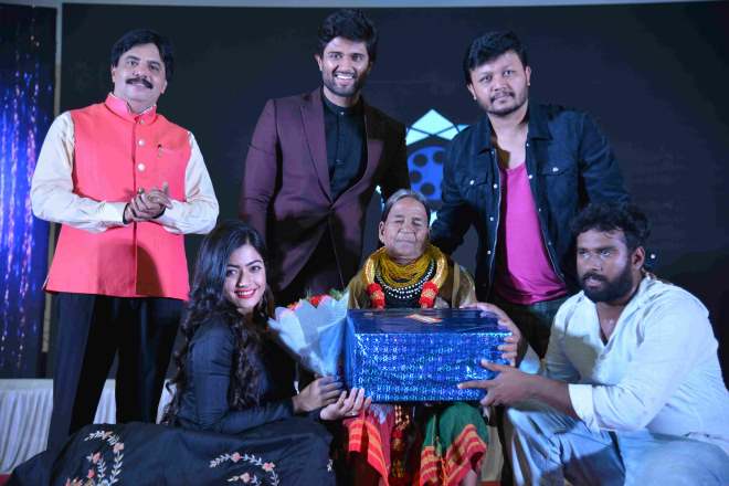South Indian celebs like Vijay Deverakonda, Ganesh, Simple Suni, Rashmika Mandanna spotted at Chamak audio launch. Ganesh,Simple Suni,Rashmika Mandanna,Vijay Deverakonda,Chamak audio launch,Chamak music launch,Chamak audio launch pics,Chamak audio launch images,Chamak audio launch stills,Chamak audio launch pictures,Chamak audio launch photos