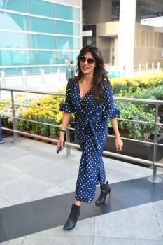 Chitrangda has nailed the chick look In her new spotting. Donning a Polka dot jumpsuit and pairing it up with black heel boots and dark brown shades. The actress who has recently wrapped up her schedule of Saheb Biwi Aur Gangster 2 was spotted in a chic look Chitrangda who was recently in the news for debuting as a producer for the story of ace Hockey player Sandeep Singh which would be played by Diljeet Dosanjh on screen, was in New Delhi to fulfill her work commitments. The actress loves opting for new looks and experiments with her fashion style. She is known to make quite a fashion statement!