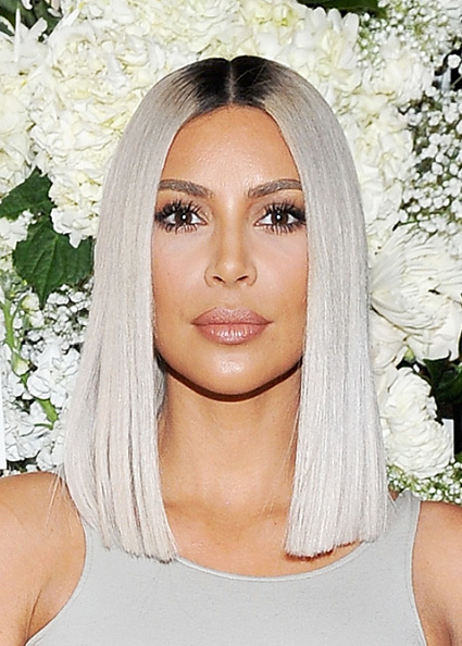 Kim Kardashian Flaunts Her Famous Hourglass Figure Photosimagesgallery 78787 5170