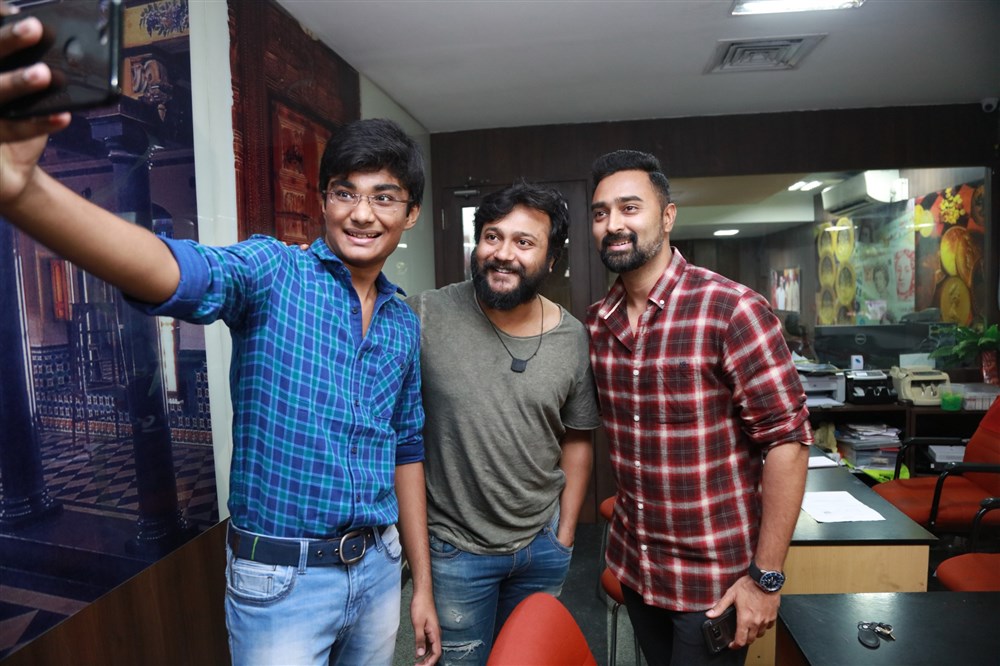 Bobby Simha and Prasanna at Thiruttu Payale 2 success celebration. Bobby Simha,Prasanna,Thiruttu Payale 2 success celebration,Thiruttu Payale 2,Thiruttu Payale 2 celebration,Thiruttu Payale 2 success meet,Thiruttu Payale 2 success meet pics,Thiruttu Payale 2 success meet images,Thiruttu Payale 2 success meet stills,Thiru