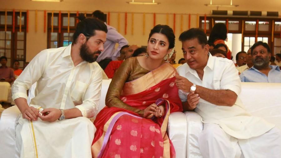 Michael Corsale, Shruti Haasan and Kamal Haasan at Aadhav Kannadasan and Vinodhinie wedding. Kamal Hassan,Shruti Haasan,Michael Corsale,Atharva,Aadhav and Vinodhinie wedding,Aadhav Kannadasan,Vinodhinie